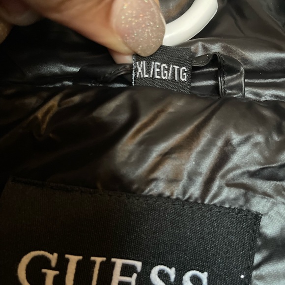 ***SOLD***Guess Channel Quilted Puffer Jacket - Size XL - Picture 10 of 16